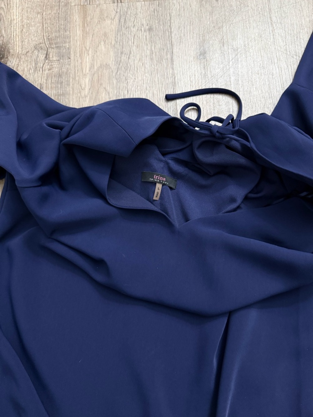 Trina Turk • Nico Ruffle Bell Sleeve Shift Dress - Picture 8 of 13